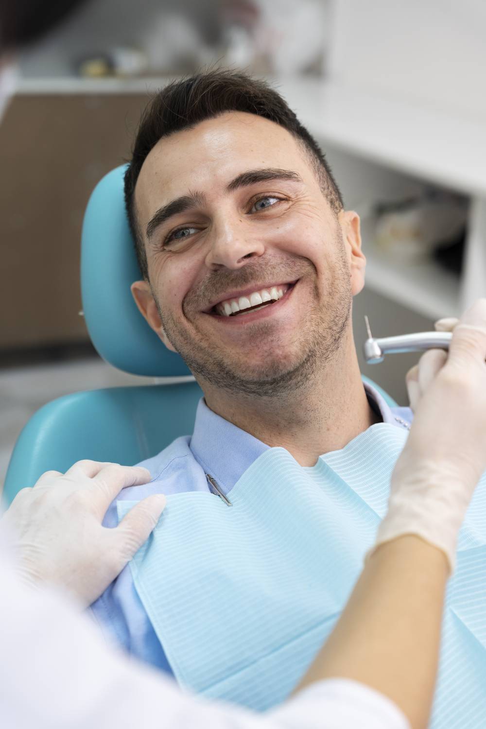 Facetas Dentárias: Vantagens, Indicações e Cuidados que Você Precisa Conhecer